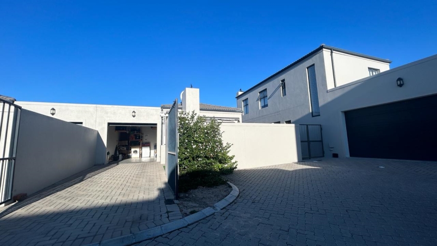 3 Bedroom Property for Sale in Parklands North Western Cape